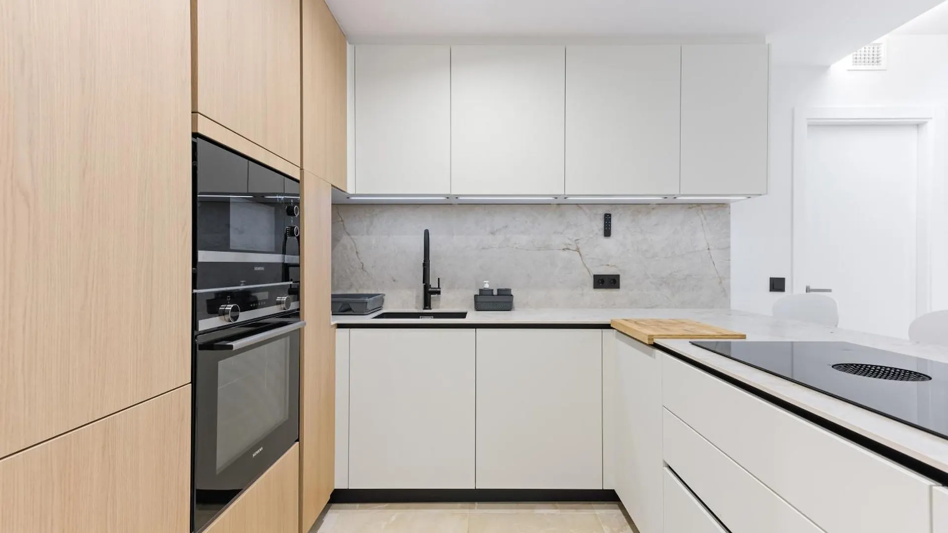 Apartamento Bahia De Plata Estepona 0*,